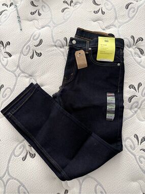 Levi's Men's seaside rinse (deep blue) Slim Jeans with Contrast Stitching